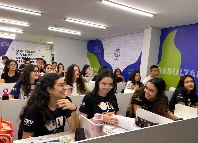 Aulas da turma UEMA Prime iniciam com sala de aula cheia e com foco nas estratégias